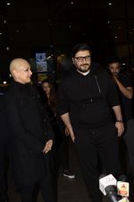 Goldie Behl with Sonali Bendre returns from USA after her treatment on 2nd Dec 2018 (11)_5c076d2b13ad9.JPG