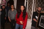 Deepika Padukone spotted at Krome studio in bandra on 8th Dec 2018 (19)_5c0e0def802dd.JPG