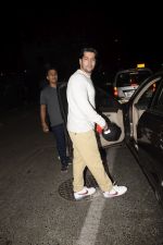 Rohit Dhawan With Wife Spotted At Soho House Juhu on 9th Dec 2018 (1)_5c0f6f35cd81e.JPG