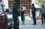 Kareena Kapoor, Taimur spotted at Mehboob Studio in bandra on 11th Dec 2018 (2)_5c10a1d843e28.jpg