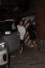 Varun Dhawan Spotted At Spotted At Gym Juhu on 11th Dec 2018 (4)_5c10a2417909e.JPG