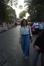 Sanya Malhotra Spotted At Bandra on 12th Dec 2018 (5)_5c11fe7752045.JPG