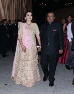 Nita Ambani, Mukesh Ambani  at Isha Ambani & Anand Piramal wedding reception in jio garden bkc on 15th Dec 2018 (33)_5c174f9c974e2.jpg