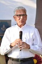 Jairaj Thacker with students at the Annual Sports Meet for the Special Children hosted by Narsee Monjee Educational Trust on 17th Dec 2018 (2)_5c189dfa9f63c.jpg