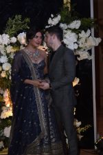 Priyanka Chopra and Nick Jonas at Wedding reception in Mumbai on 19th Dec 2018 (14)_5c1b38b66ee56.jpg