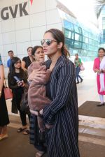 Sania Mirza With Her Newborn Baby Arrives At The Mumbai Airport on 19th Dec 2018 (10)_5c1c8ad4d4d62.JPG