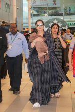 Sania Mirza With Her Newborn Baby Arrives At The Mumbai Airport on 19th Dec 2018 (2)_5c1c8ac36b8ac.JPG