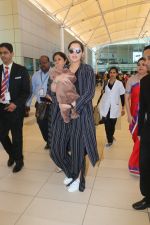 Sania Mirza With Her Newborn Baby Arrives At The Mumbai Airport on 19th Dec 2018 (4)_5c1c8ac73610c.JPG