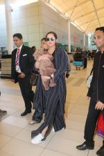 Sania Mirza With Her Newborn Baby Arrives At The Mumbai Airport on 19th Dec 2018 (5)_5c1c8ac97fa9e.JPG