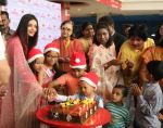 Aishwarya Rai Bachchan celebrates Christmas with Cancer patients in Carnival cinemas in Wadala on 25th Dec 2018 (4)_5c29cea38d371.jpg