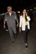 Boney Kapoor,Janhvi Kapoor spotted at airport in andheri on 29th Dec 2018 (39)_5c2c6e8d266eb.JPG