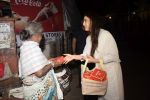 Sara Ali Khan spotted at Mukteshwar temple in juhu on 29th Dec 2018 (53)_5c2c7490e95da.JPG
