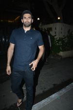 Aditya Roy Kapoor spotted at bandstand bandra on 3rd Jan 2019 (9)_5c2f0159a058d.JPG