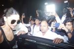 Ranveer Singh and Deepika Padukone Spotted at Mumbai Airport  (19)_5c38311218b6f.JPG