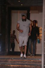 Shahid Kapoor spotted at gym in juhu on 14th Jan 2019 (9)_5c3ed8829a98a.JPG