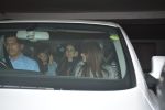 Malaika Arora Khan, Kareena Kapoor, Karisma Kapoor spotted at Karan Johar_s house in bandra on 16th Jan 2018 (36)_5c41877e79f53.JPG