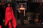 Kareena Kapoor Walks As Showstopper For Shantanu & Nikhil  Show on Lakme Fashion Show Day 5 on 3rd Feb 2019 (21)_5c57f53bdbcf4.jpg