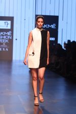 Model walk the Ramp for Anushree Reddy at Lakme Fashion Week 2019 on 2nd Feb 2019  (17)_5c593c4698772.jpg