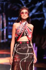 Model walk the Ramp for Shivan and Narresh at Lakme Fashion Week 2019 on 3rd Feb 2019 (37)_5c593c54cf1bb.jpg