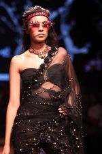 Model walk the Ramp for Shivan and Narresh at Lakme Fashion Week 2019 on 3rd Feb 2019 (40)_5c593c5b254a3.jpg