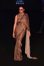 Model walk the Ramp on Day 5 at Lakme Fashion Week 2019 on 3rd Feb 2019 (179)_5c593fbb1db93.jpg