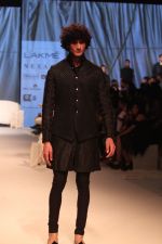 Model walk the ramp for Kunal Rawal at Lakme Fashion Week 2019  on 3rd Feb 2019  (13)_5c593e34b7fa8.jpg