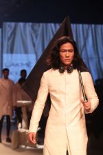 Model walk the ramp for Kunal Rawal at Lakme Fashion Week 2019  on 3rd Feb 2019  (16)_5c593e393744d.jpg