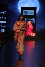 Model walk the ramp for Latha Sailesh Singhania Show at Lakme Fashion Week 2019  on 3rd Feb 2019  (29)_5c593ec036f8e.jpg