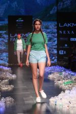 Model walk the ramp for Narendra Kumar at Lakme Fashion Week 2019  on 3rd Feb 2019 (29)_5c593be99746f.jpg