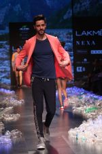 Model walk the ramp for Narendra Kumar at Lakme Fashion Week 2019  on 3rd Feb 2019 (50)_5c593c139e918.jpg