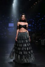 Model walk the ramp for Shehla Khan at Lakme Fashion Week 2019  on 3rd Feb 2019 (89)_5c593f811f33c.jpg