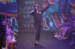 Ranveer Singh Walks Ramp for Gully Gen Studio 2 at  Lakme Fashion Week 2019 on 3rd Feb 2019 (31)_5c593e0c7534e.jpg