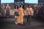 Rhea Chakraborty at Lakme Fashion Week 2019 on 2nd Feb 2019 (42)_5c5939a77519a.jpg