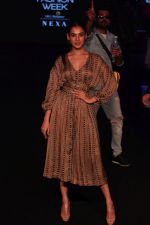 Sonal Chauhan walk the Ramp on Day 5 at Lakme Fashion Week 2019 on 3rd Feb 2019 (177)_5c593fe1d16f0.jpg