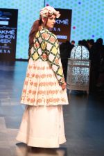 Urvashi Rautela at Lakme Fashion Week 2019 Day 2 on 2nd Feb 2019 (67)_5c593bac6a446.jpg