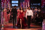 Vaani Kapoor walk the Ramp for Shivan and Narresh at Lakme Fashion Week 2019 on 3rd Feb 2019 (39)_5c593c60b21a4.jpg