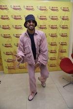 Ranveer Singh at Radio Mirchi studio for the promotions of film Gully Boy on 4th Feb 2019 (21)_5c5a922669706.jpg