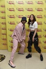 Ranveer Singh, Alia Bhatt at Radio Mirchi studio for the promotions of film Gully Boy on 4th Feb 2019 (11)_5c5a91d0b8e7c.jpg