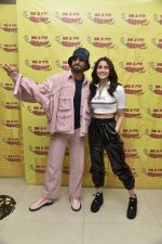 Ranveer Singh, Alia Bhatt at Radio Mirchi studio for the promotions of film Gully Boy on 4th Feb 2019 (13)_5c5a91d75c04c.jpg