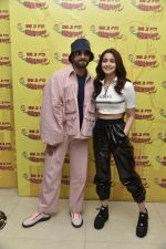 Ranveer Singh, Alia Bhatt at Radio Mirchi studio for the promotions of film Gully Boy on 4th Feb 2019 (14)_5c5a9231656b0.jpg