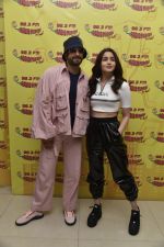Ranveer Singh, Alia Bhatt at Radio Mirchi studio for the promotions of film Gully Boy on 4th Feb 2019 (16)_5c5a91da11f4b.jpg