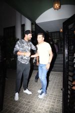 Yuvraj Singh spotted at soho house on 6th Feb 2019 (18)_5c5bdcf3d9470.jpg