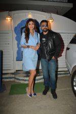Shilpa Shetty, Raj Kundra at the baby shower of her manager in bandra on 8th Feb 2019 (5)_5c612f2fce8af.jpg