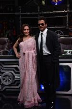 Anil Kapoor and Madhuri Dixit on sets of Super Dancer chapter 3 on 11th Feb 2019 (21)_5c62749fb7440.jpg