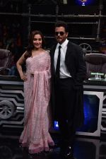 Anil Kapoor and Madhuri Dixit on sets of Super Dancer chapter 3 on 11th Feb 2019 (24)_5c62744dc56ff.jpg