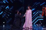 Anil Kapoor and Madhuri Dixit on sets of Super Dancer chapter 3 on 11th Feb 2019 (28)_5c6274506f710.jpg