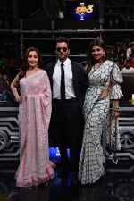 Anil Kapoor, Madhuri Dixit, Shilpa Shetty on sets of Super Dancer chapter 3 on 11th Feb 2019 (22)_5c6274a610b22.jpg