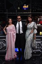 Anil Kapoor, Madhuri Dixit, Shilpa Shetty on sets of Super Dancer chapter 3 on 11th Feb 2019 (23)_5c627452c4353.jpg