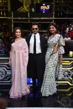 Anil Kapoor, Madhuri Dixit, Shilpa Shetty on sets of Super Dancer chapter 3 on 11th Feb 2019 (29)_5c6274e43d7a9.jpg