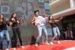 Kartik Aaryan at the launch of new song from the film Luka Chuppi at nm College in Parle on 12th Feb 2019 (22)_5c651dcb817c3.JPG